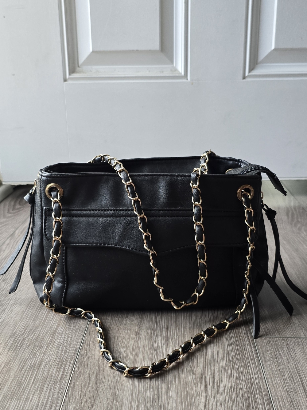 Yoki Black Faux Leather Shoulder Bag Gold Chain Strap Fringe Tassel Accent